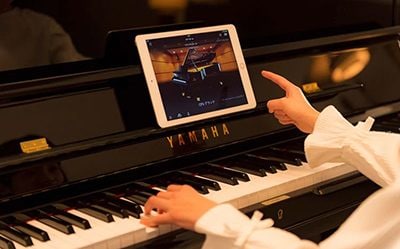 4. Bluetooth® 技術(音訊和 MIDI)*2 可輕鬆連接到應用程式,以更多方式享受演奏的樂趣