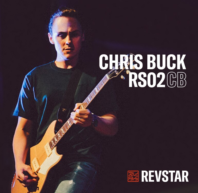 Chris Buck 正在使用他的簽名款 Revstar RS02CB 演出
