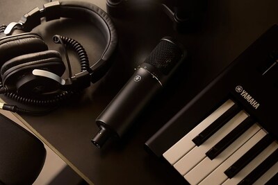Yamaha YCM705: Design inspired by fine musical instruments (Black)