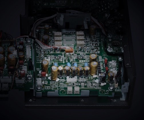 2. YAMAHA獨特的浮動和平衡功率放大器技術、平衡傳輸